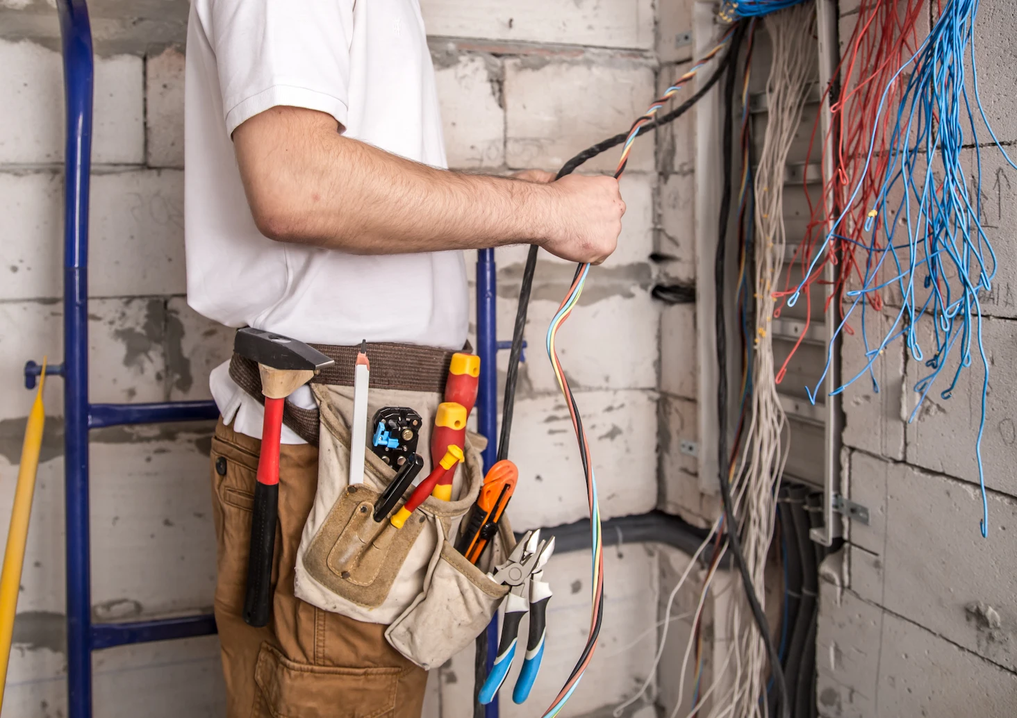 Intervention de dépannage électrique sur une installation domestique.